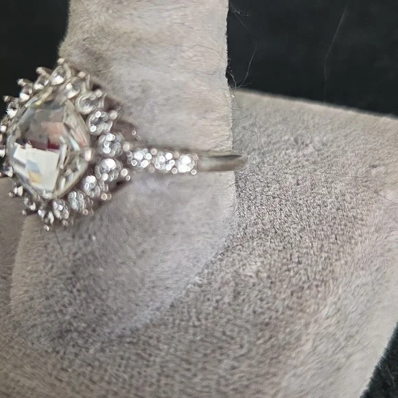 Brrighton Size 8 Clear Crystal Ring - Picture 7 of 8